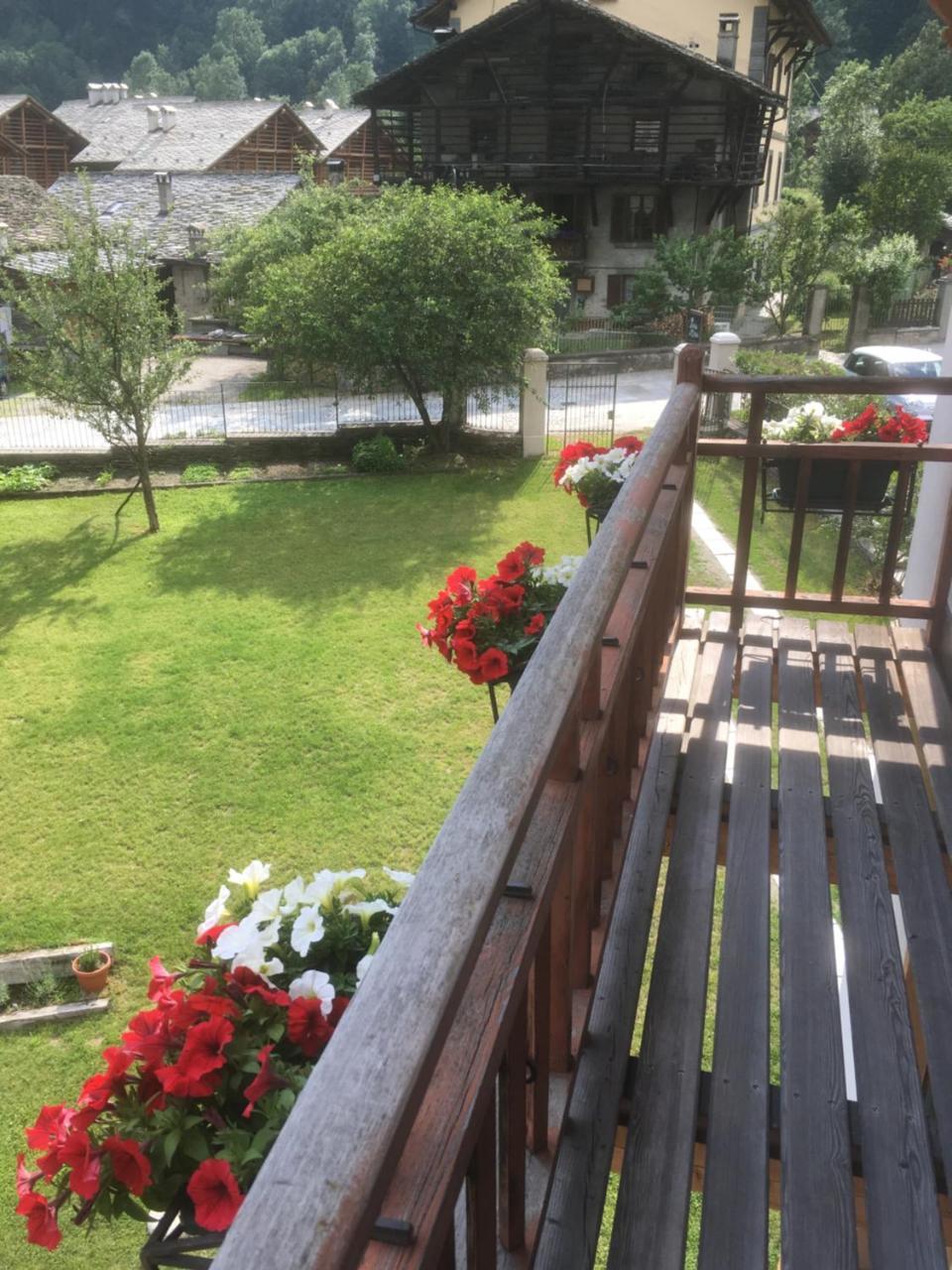 Bed and Breakfast L'Aria Di Casa Alagna Valsesia Exterior foto